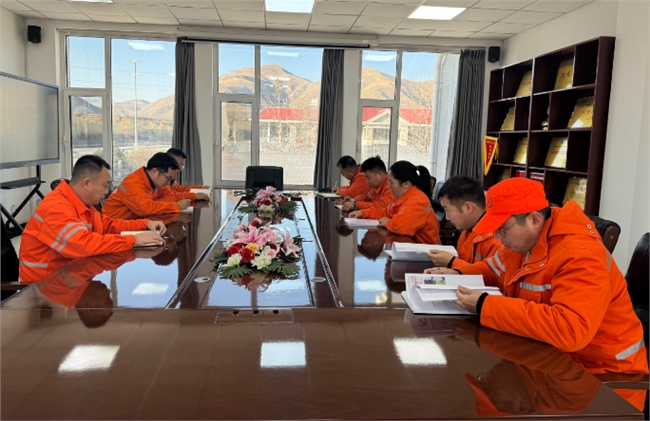 学习党章.jpg 学习党章.jpg